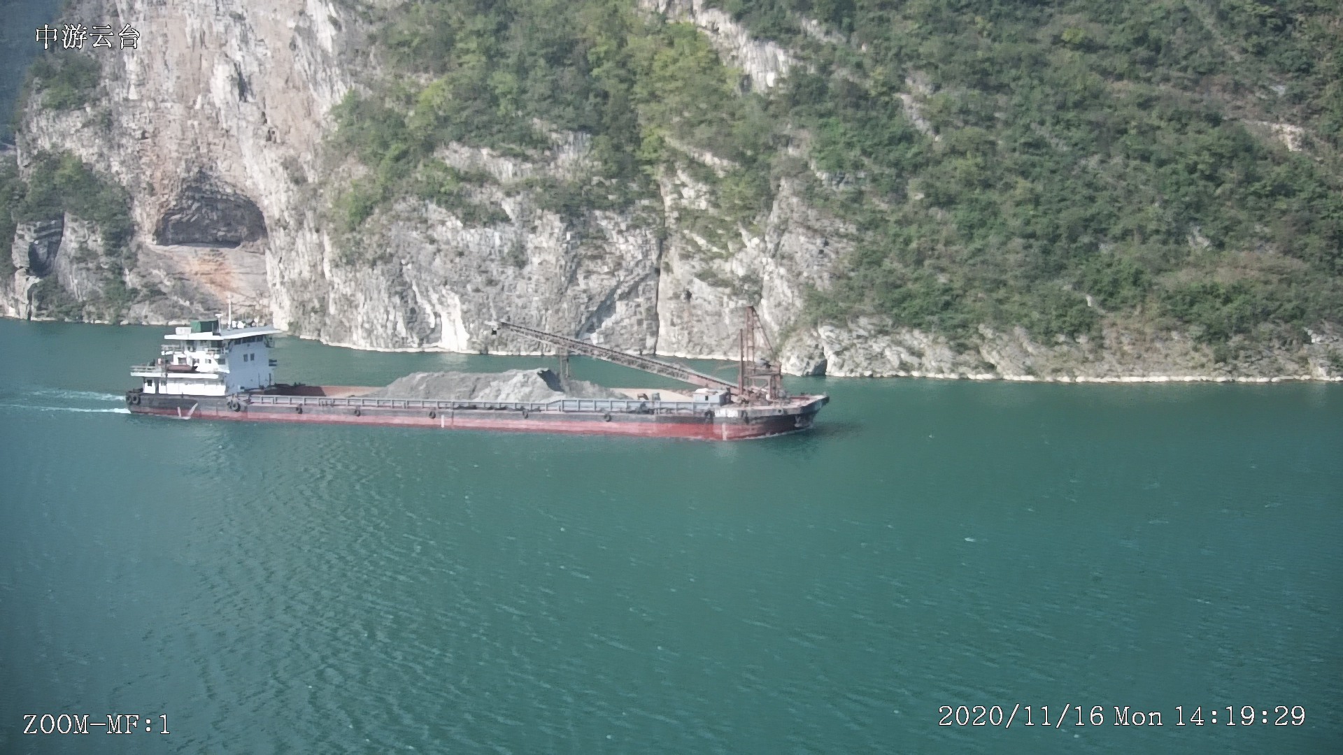 智能(néng)識别跟蹤載貨船樣(yàng)片展示